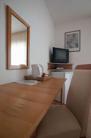 Гостевой дом Guest House Đurašević Свети-Стефан Двухместный номер с 2 отдельными кроватями-4