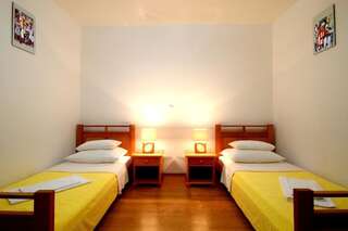 Гостевой дом Guest House Đurašević Свети-Стефан Семейные апартаменты-4